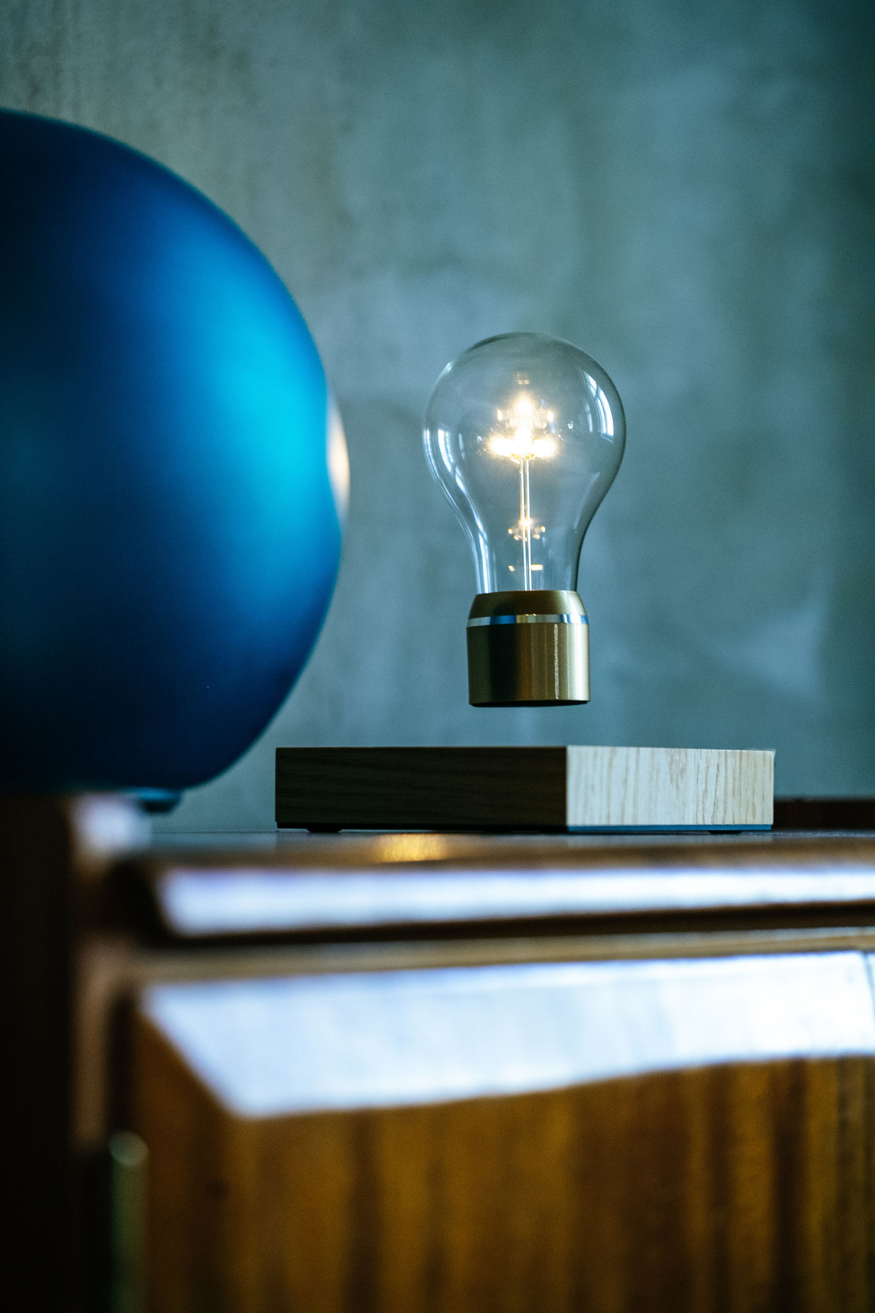 Lampe en lévitation : une lampe unique et innovante !